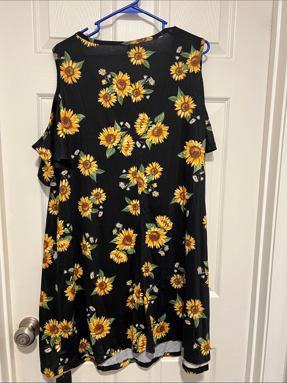 Black Sunflower Cold-Shoulder Dress - Picture 6 of 7